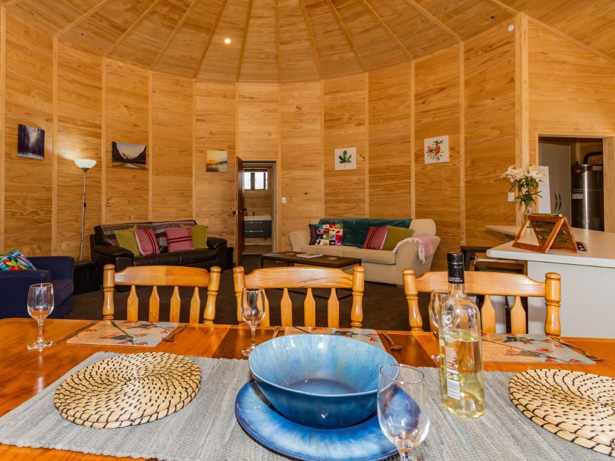 The Snowglobe - Ohakune Modern Yurt Style Chalet Екстер'єр фото