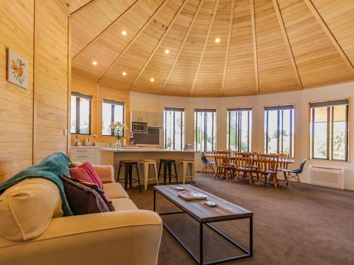 The Snowglobe - Ohakune Modern Yurt Style Chalet Екстер'єр фото